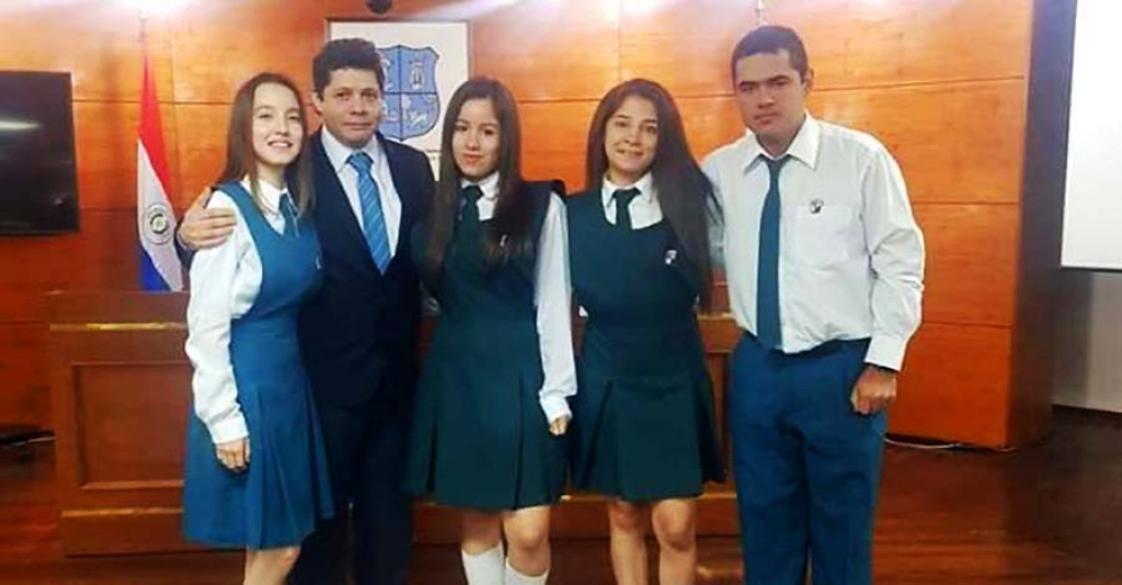 Students from Paraguay are recognized for developing an educational game for teaching children's rights